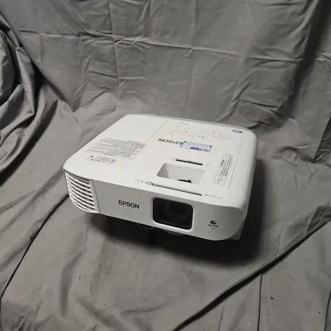 EPSON EB-970 PROJECTOR