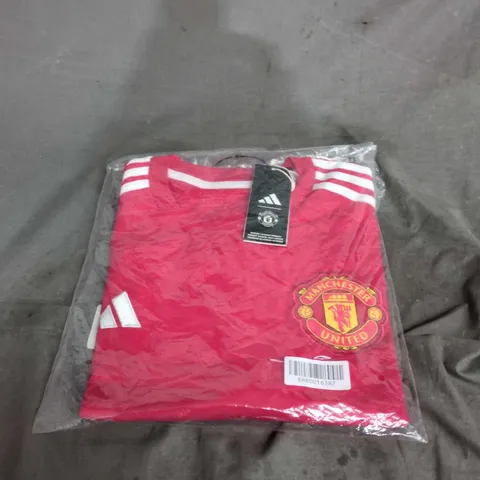 ADIDAS MANCHESTER UNITED DNA TEE IN RED SIZE M