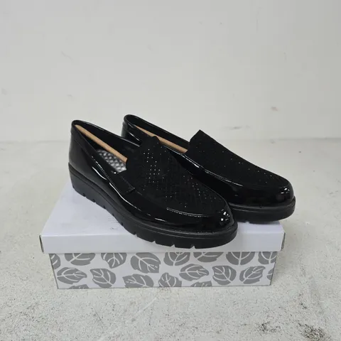 SHOE TREE COMFORT BARBARA BLACK PATENT SLIP-ON SHOES – UK 6
