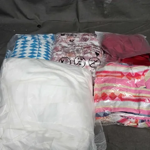 APPROXIMATELY 25 ASSORTED CLOTHING AND FASHION PRODUCTS IN VARIOUS STYLES AND SIZES - COLLECTION ONLY