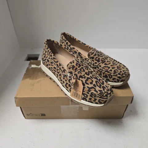 JO&JOE LIMA LEOPARD SLIP-ON SHOES – UK SIZE 5
