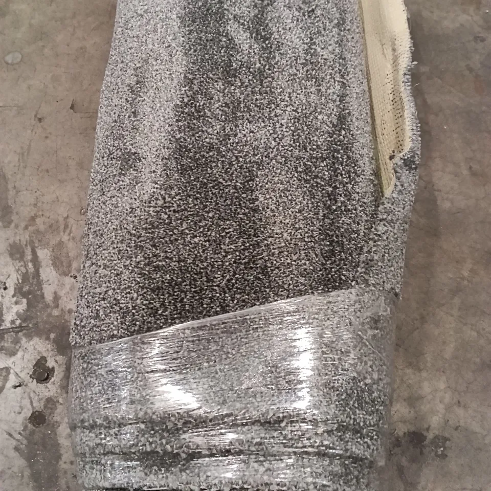 ROLL OF HILLSIDE NAPO FRENCH GREY APPROX SIZE: 2M X 4M