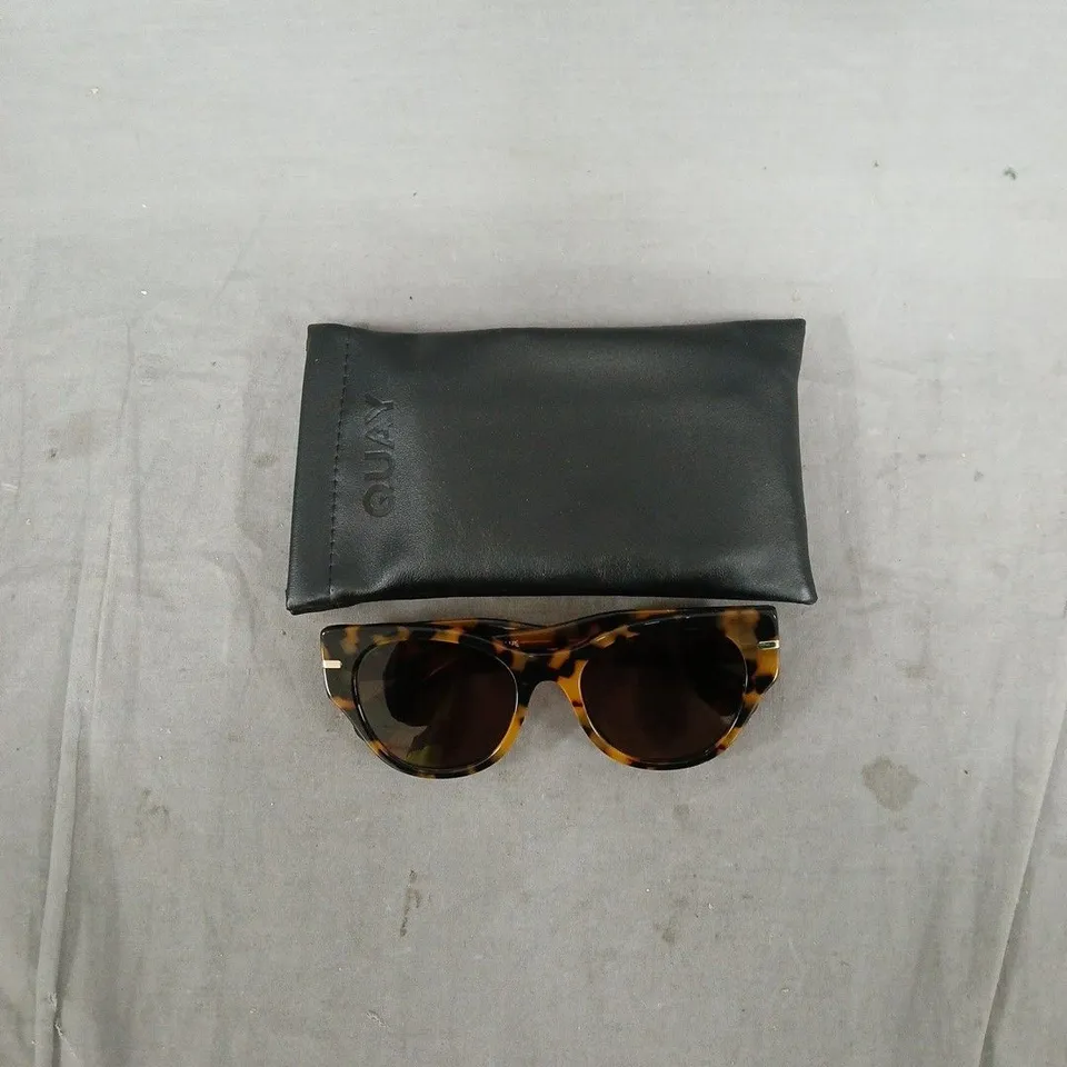 QUAY CAT EYE SUNGLASSES IN TORTOISE SHELL - ONE SIZE