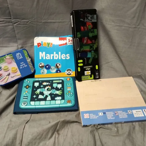 APPROXIMATELY 10 ASSORTED TOYS & GAMES PRODUCTS TO INCLUDE MINECRAFT SMIGGLE, WOODCRAFT SPACE SHUTTLE, TEA PARTY IN A TIN, ETC