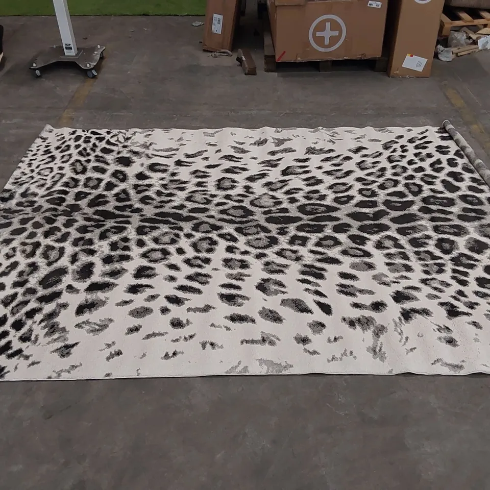 BURDICK LEOPARD SKIN PATTERN RUG IN CREAM/BLACK - APPROXIMATELY 290 x 200CM