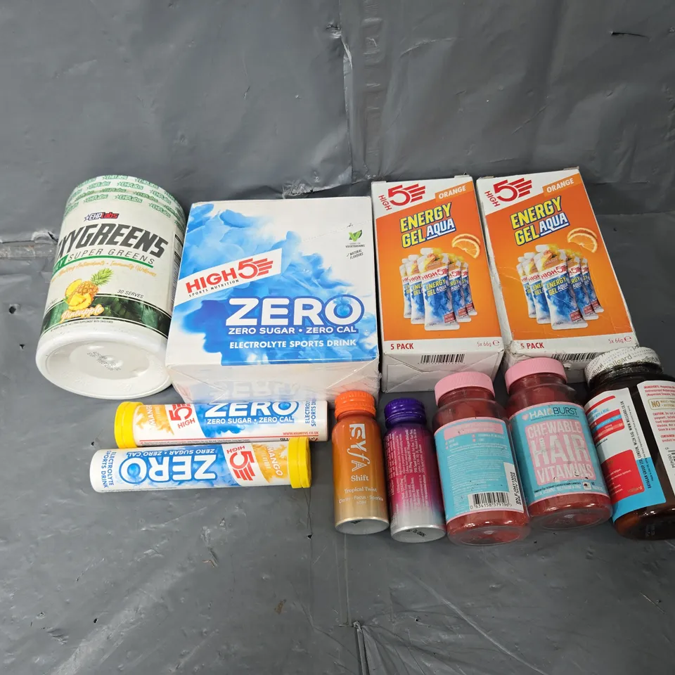 APPROXIMATELY 6 ASSORTED FOOD ITEMS TO INCLUDE OXYGREENS, HIGH5 ELECTROLYTES, AND SYFA SHOTS ETC. 