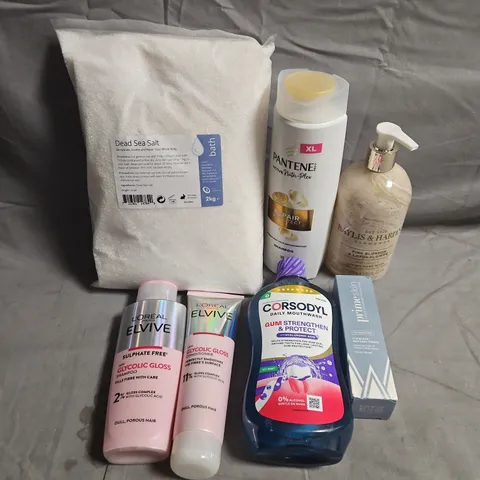 APPROXIMATEY 20 ASSORTED HEALTH AND BEAUTY PRODUCTS TO INCLUDE - L'OREAL ELVIVE GLYCOLIC GLOSS SHAMPOO & CONDITIONER - PANTENE SHAMPOO - PRIMESKIN COLOUR CHANGING FOUNDATION - ETC