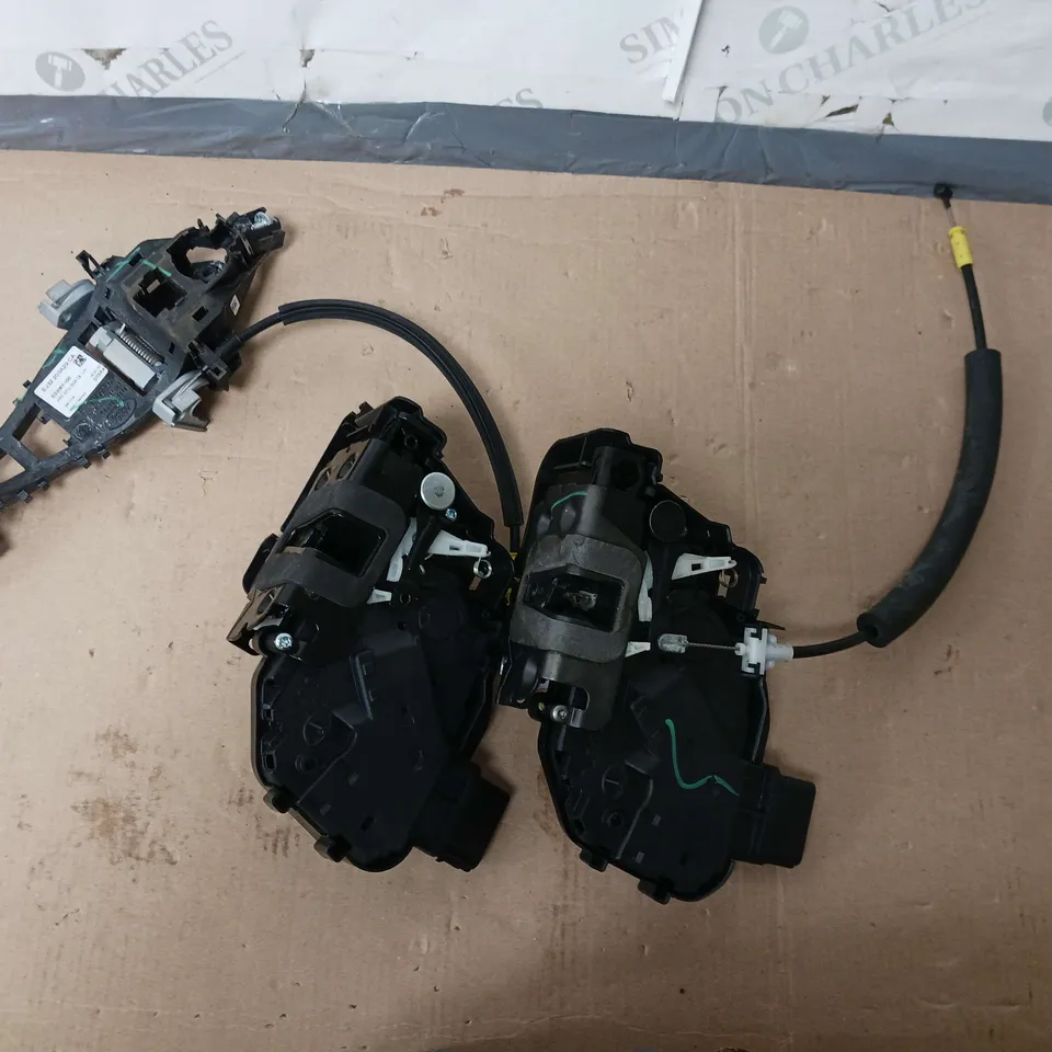 SET OF 2 LAND ROVER DOOR LOCKS 