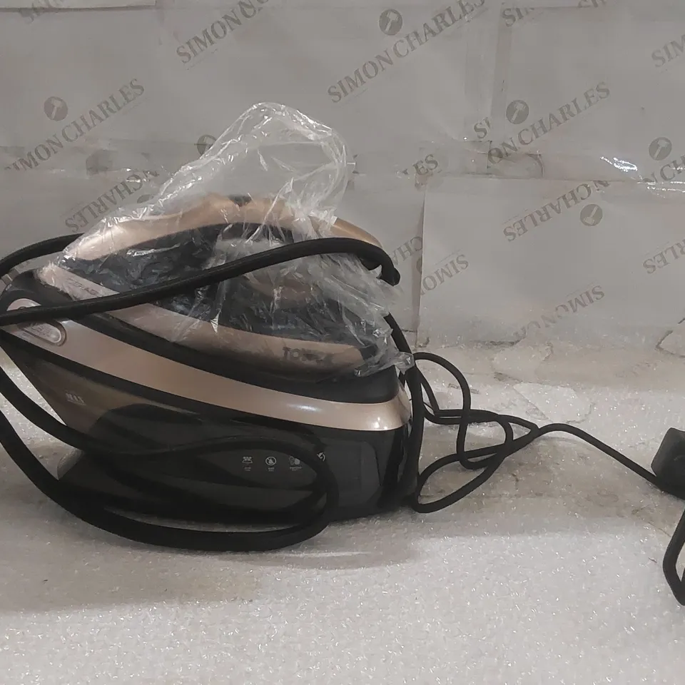 BOXED TOWER 2400W DIGITAL STEAM GENERATOR IRON