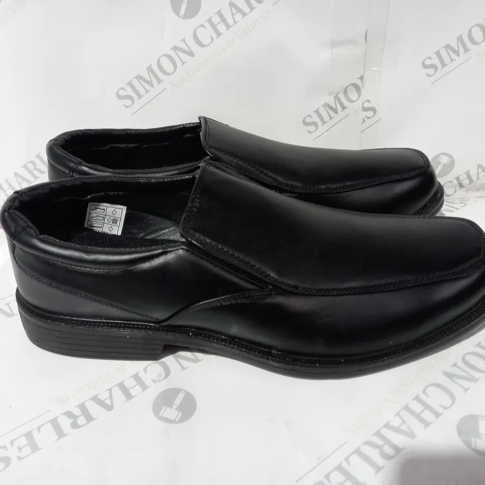 HOBOS BLACK LOAFERS SIZE 11