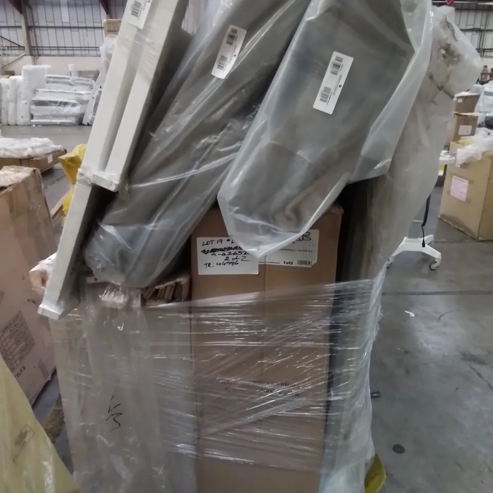 PALLET TO CONTAIN A MIXED ASSORTMENT OF DESIGNER FURNITURE, BED PARTS, SOME SETS MAY BE INCOMPLETE 