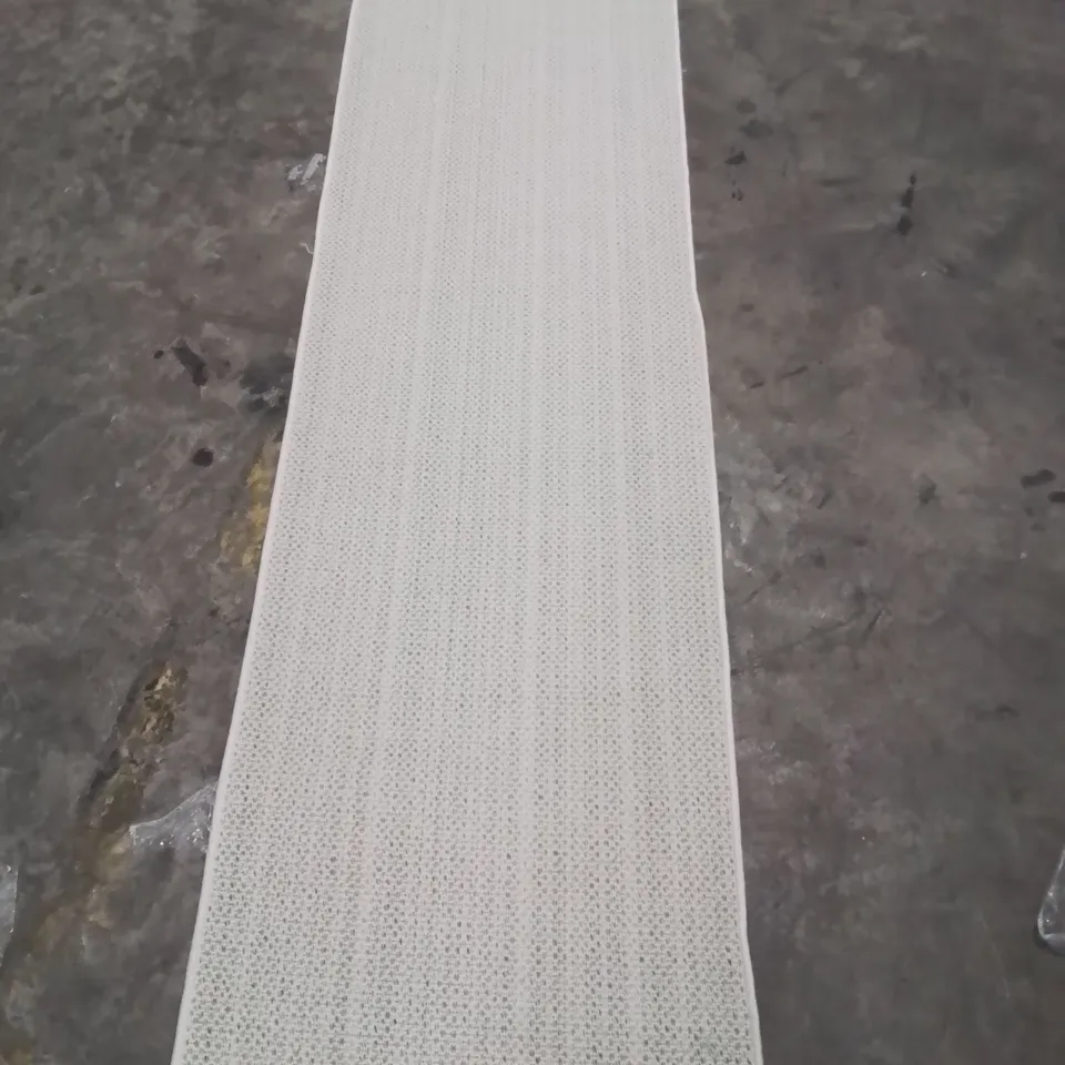 QUALITY DESIGNER AREA RUG - APPROXIMATELY 225X55CM