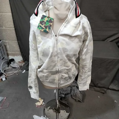 BAPE WHITE CAMOUFLAGE ZIP-FRONT HOODED JACKET – LIGHT CAMOUFLAGE PATTERN M