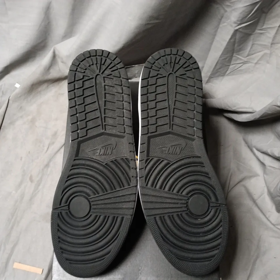 Nike Air Jordan 1 Low Sneakers – Black/Particle Grey-White, UK 11 (US 12)