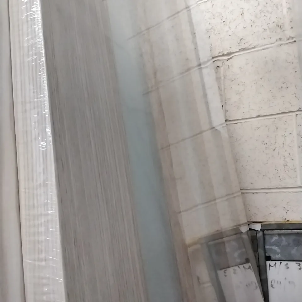 VERTICAL 3 PANEL OAK VENEER GLAZED INTERNAL DOOR