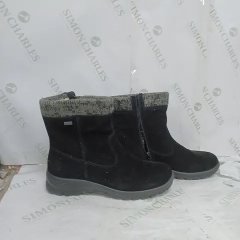 BOXED PAIR OF RIEKER ANTISTRESS WATER RESISTANT ANKLE BOOTS, BLACK - SIZE 39