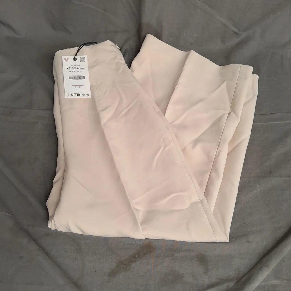 ZARA WIDE LEG TROUSERS IN CREAM SIZE XS