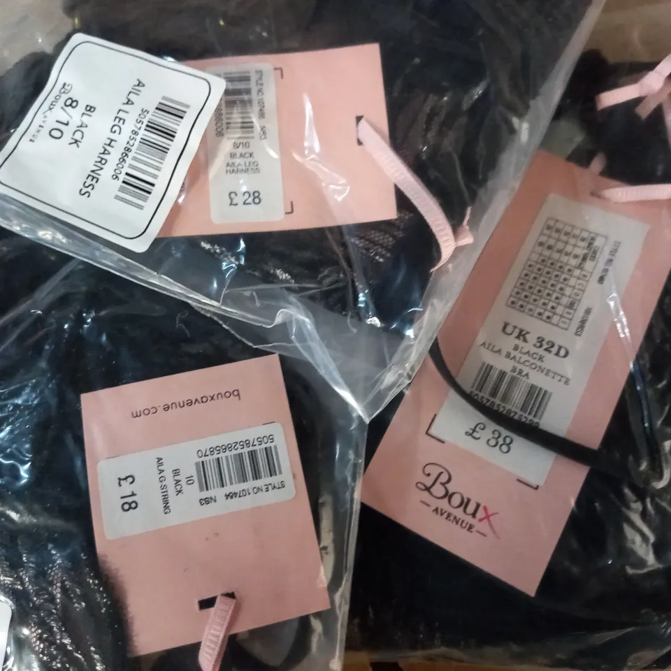 BOUX AVENUE AILA LINGERIE SET INCLUDES LEG HARNESS 8/10, G-STRING 10 AND BRA 32D