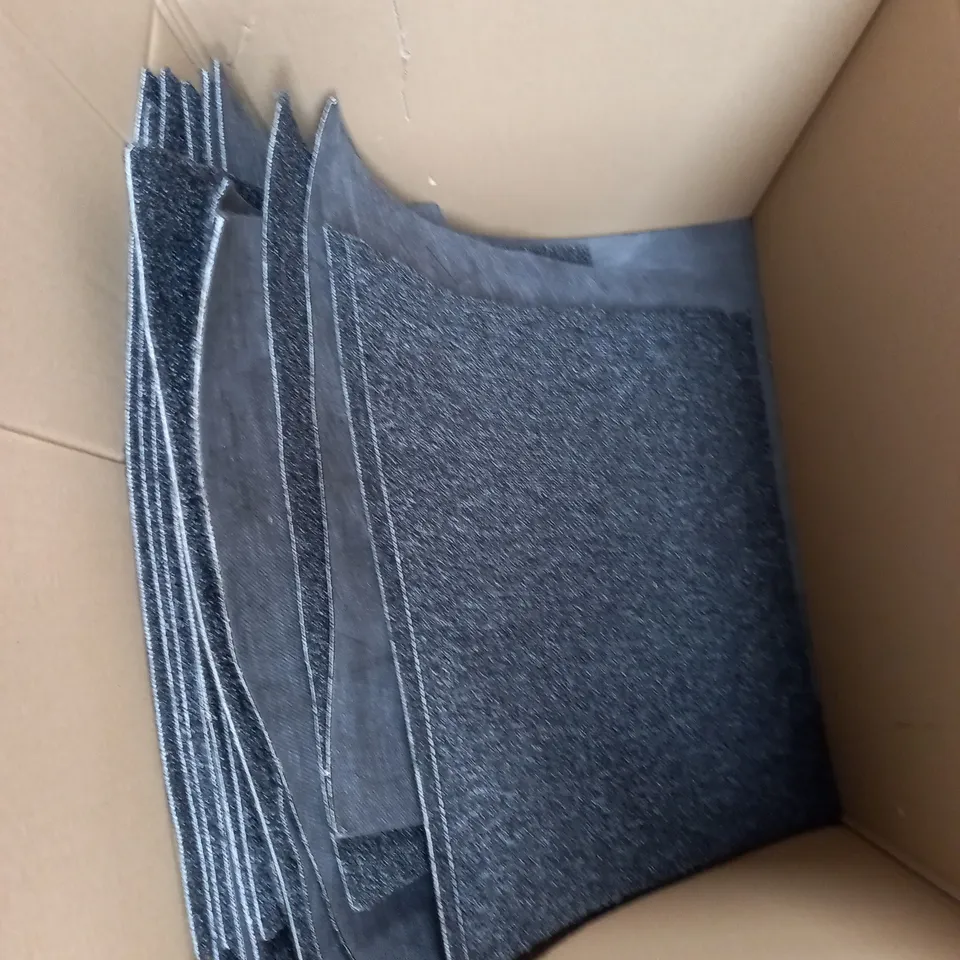 BOX OF APPROX 15 50X50CM CARPET TILES IN BLACK
