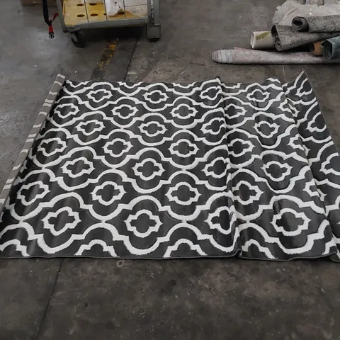 MODERN TRENDZ RUG - GREY // SIZE: 160 X 220cm