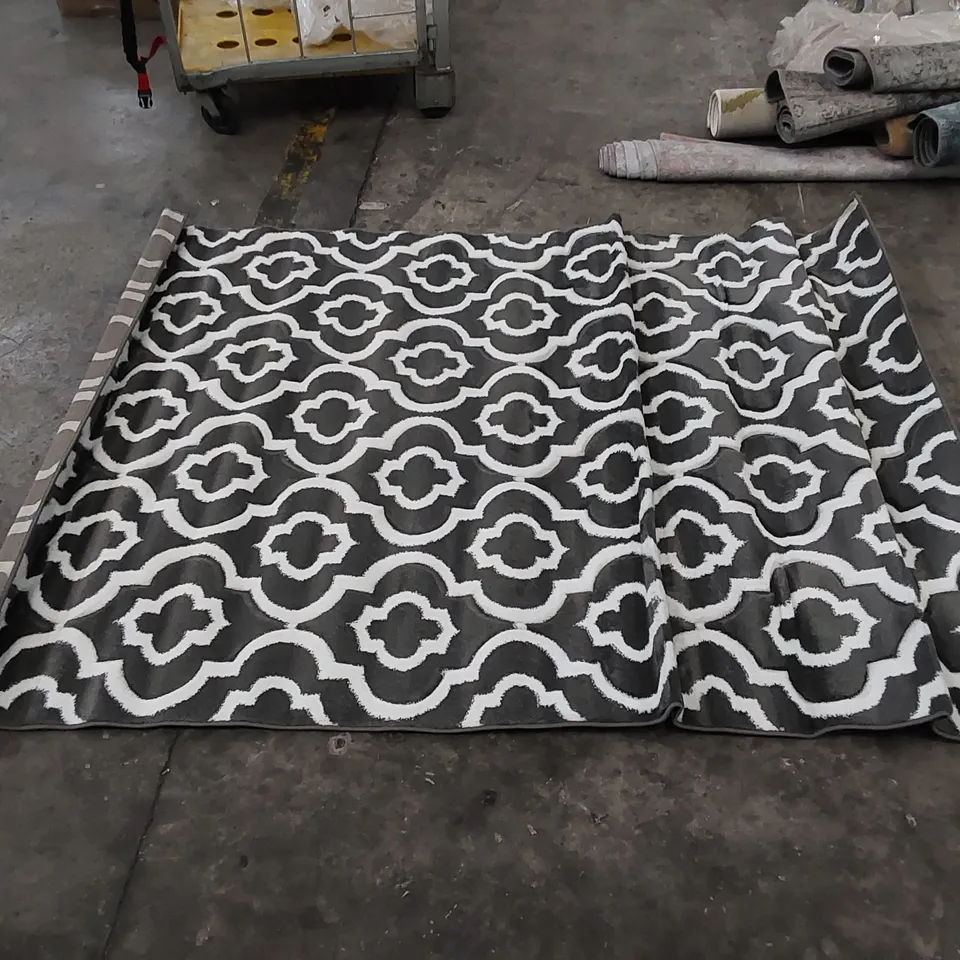 MODERN TRENDZ RUG - GREY // SIZE: 160 X 220cm
