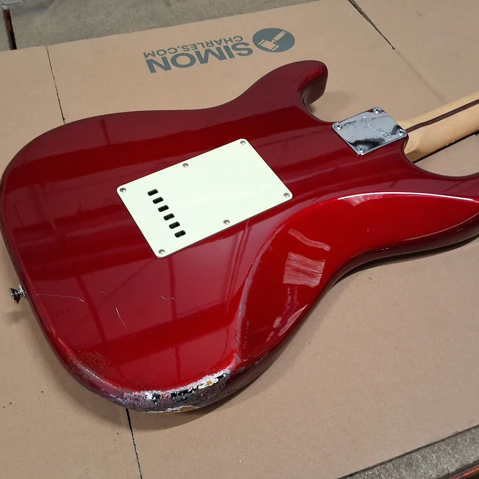 FENDER STRATOCASTER-STYLE ELECTRIC GUITAR – RED (BOLT-ON NECK)