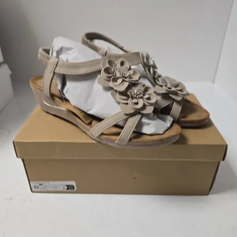 JO & JOE BLOOMSBURY BEIGE FLORAL EMBELLISHED WEDGE SANDALS β UK SIZE 5
