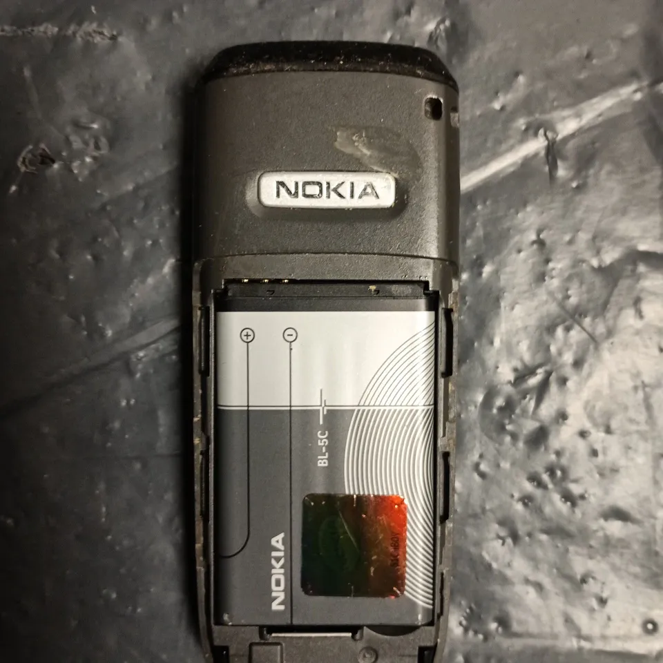NOKIA 2610 MOBILE PHONE 
