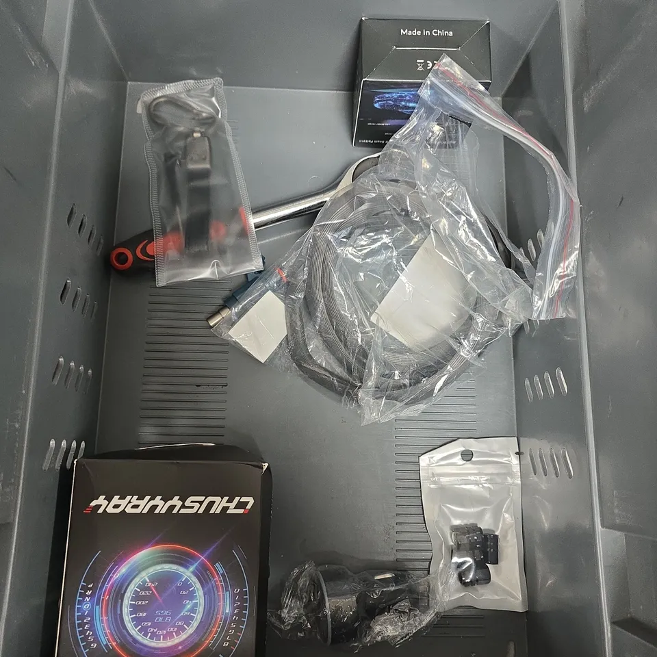 BOX OF ASSORTED CAR ITEMS TO INCLUDE - CAR DOOR HANDLE - LED HEAD LIGHT BULB - 