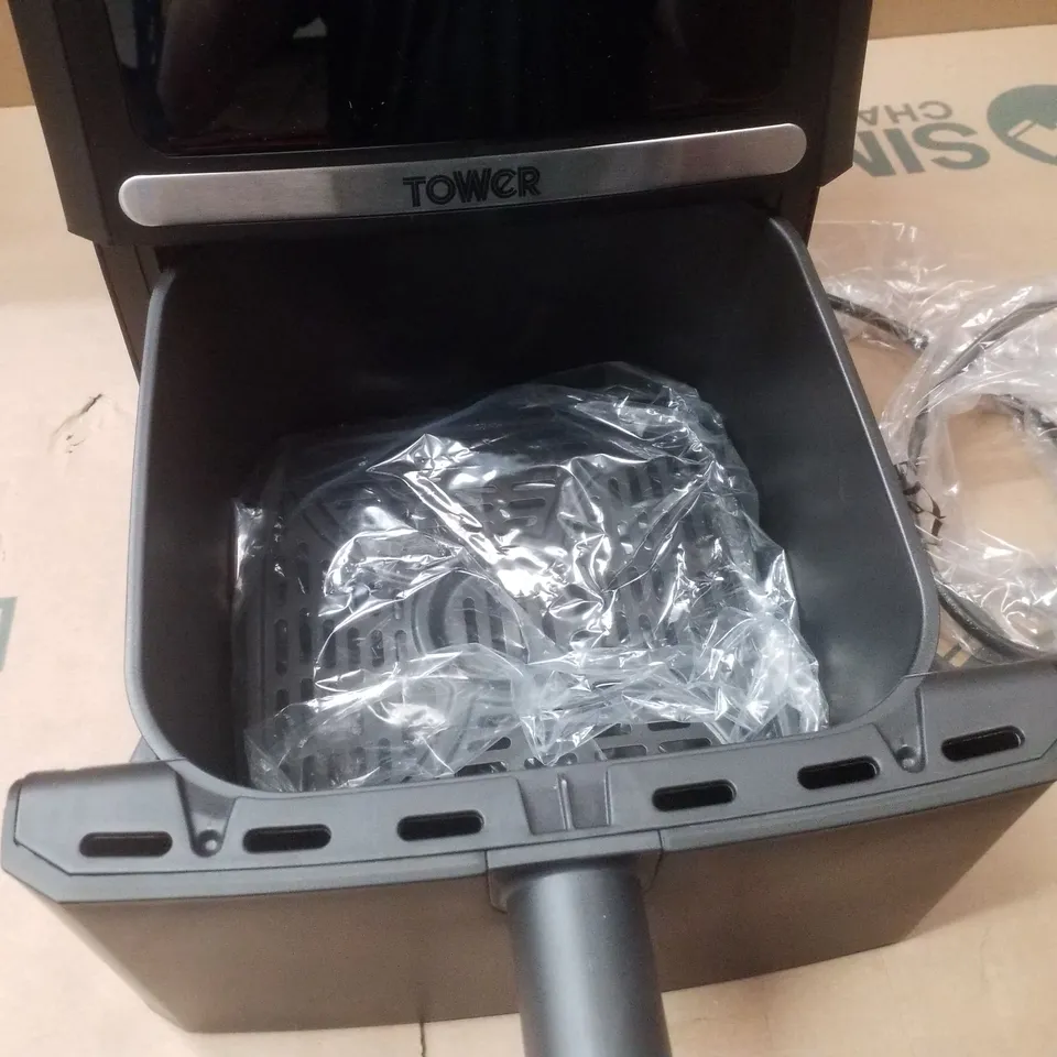 BOXED TOWER T17186 VORTEX 5L AIR FRYER WITH DIGITAL COLOUR DISPLAY
