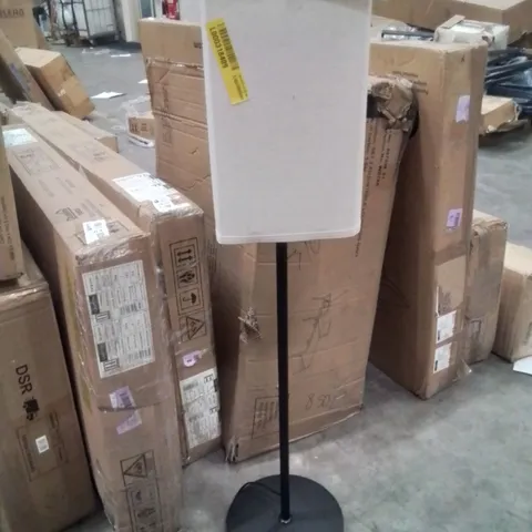 FLOOR LAMP