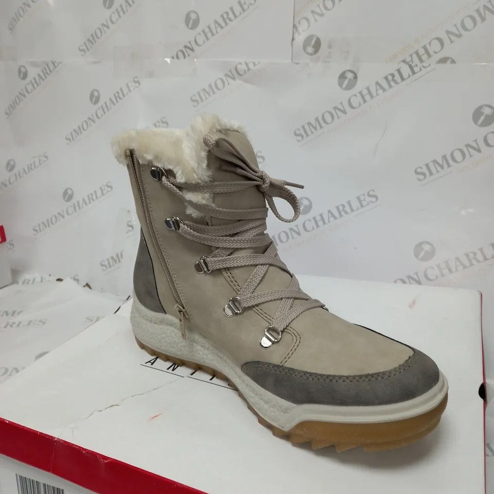 BOXED PAIR OF RIENKER BOOTS SIZE 8