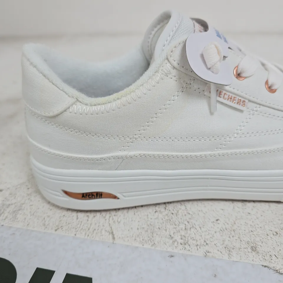 SKECHERS LOS ANGELES WHITE UK 6 BOXED
