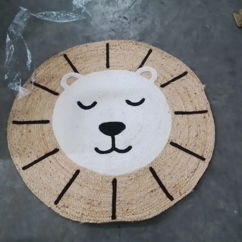 QUALITY DESIGNER AREA RUG - APPROXIMATELY 100X100CM