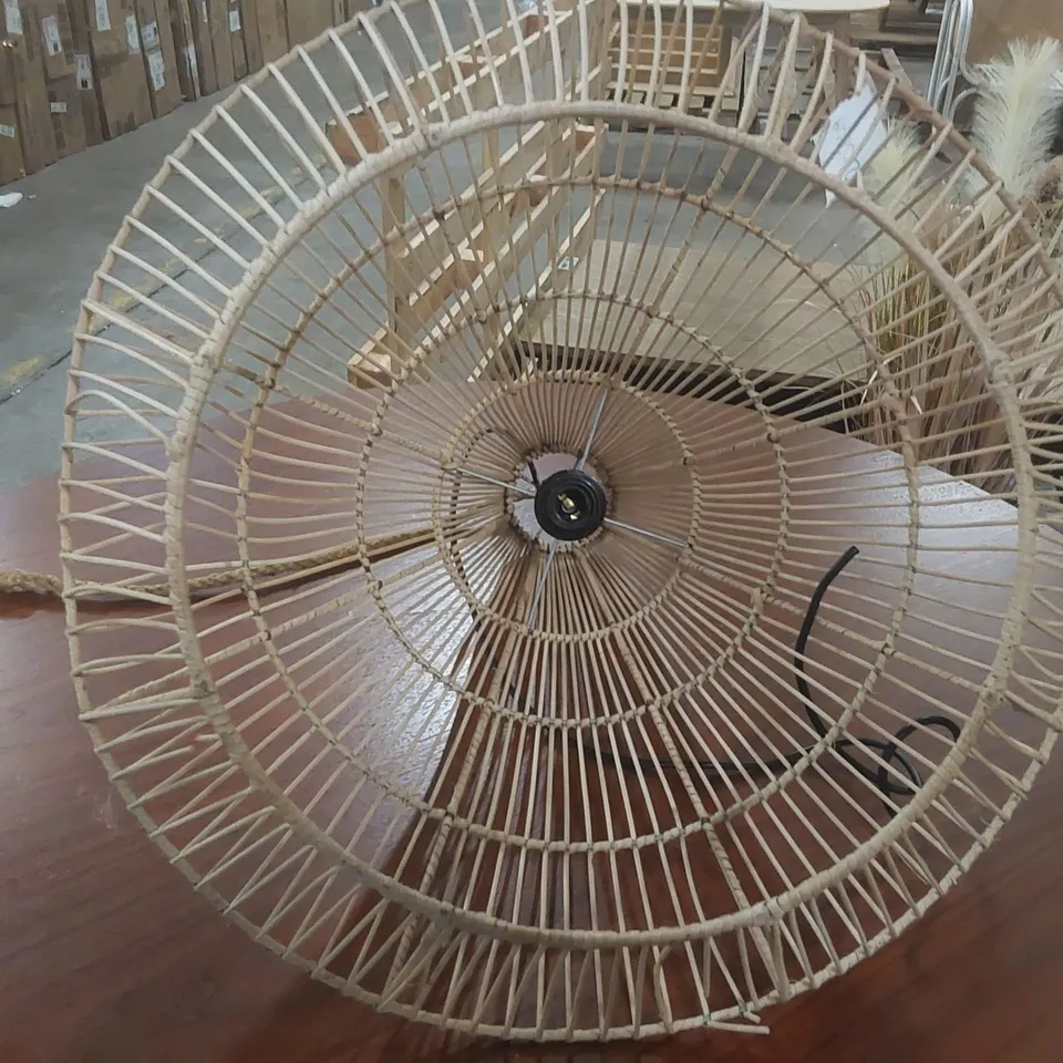 NATURAL RATTAN PENDANT LIGHT