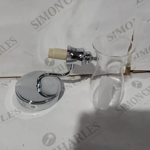 BOXED VESTRY 1 LT IP44 WALL BRACKET - POLISHED CHROME FINISH CLEAR & WHITE GLASS (COLLECTION ONLY)