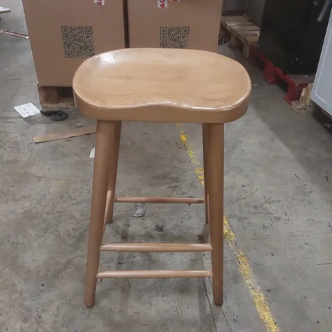 DESIGNER SOLID WOOD SHAKER BAR STOOL