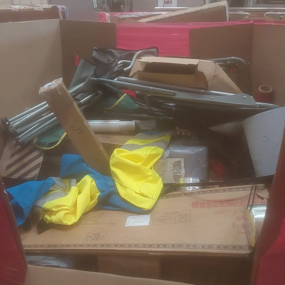 PALLET OF ASSORTED HOUSEHOLD GOODS AND PRODUCTS TO INCLUDE; AIR FRYERS, WATERPROOF TAPE, FIJI WATER, CAMPING CHAIRS, OFFICE CHAIR ETC