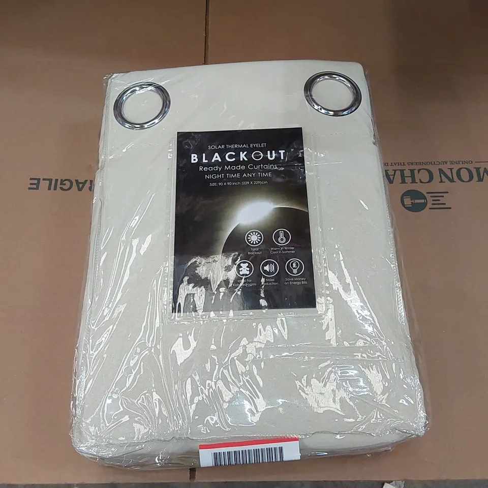 BAGGED BLACKOUT ROOM DARKENING EYELET SYNTHETIC 100% POLYESTER THERMAL CURTAINS - 229 X 229CM
