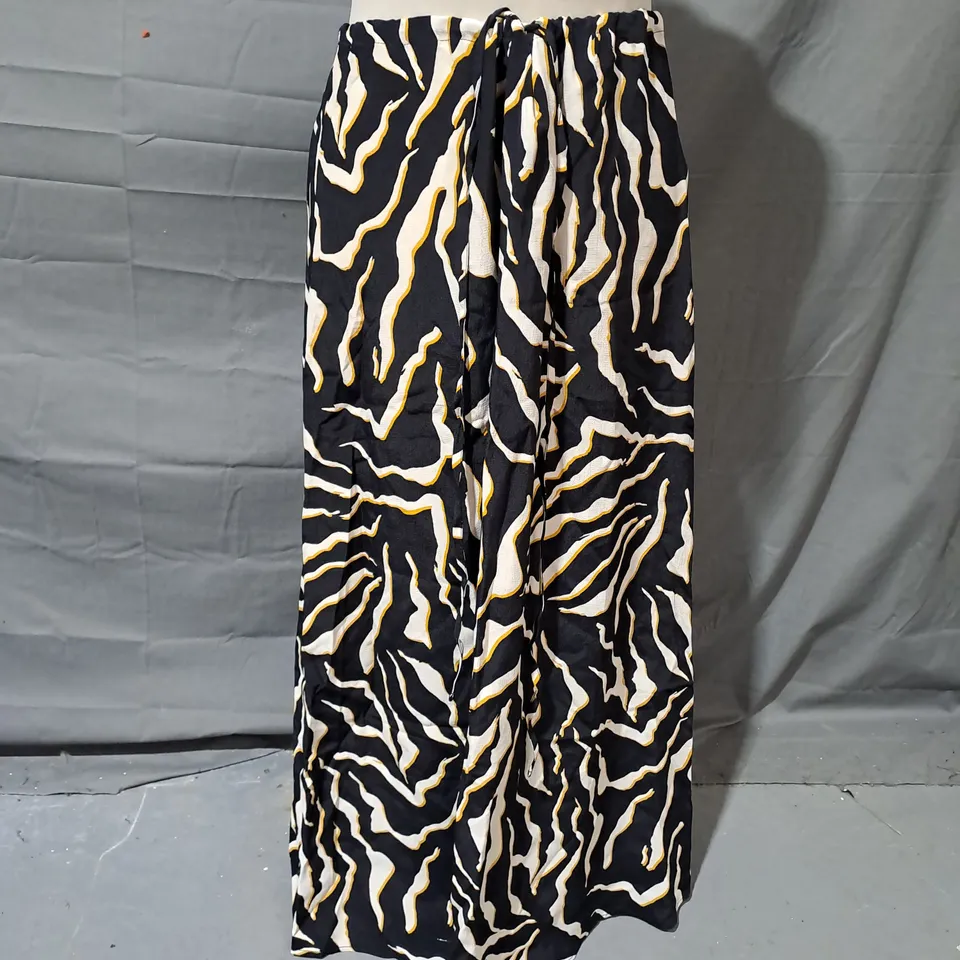 NOBODY'S CHILD MONIE MIDAXI SKIRT IN BLACK SIZE 8