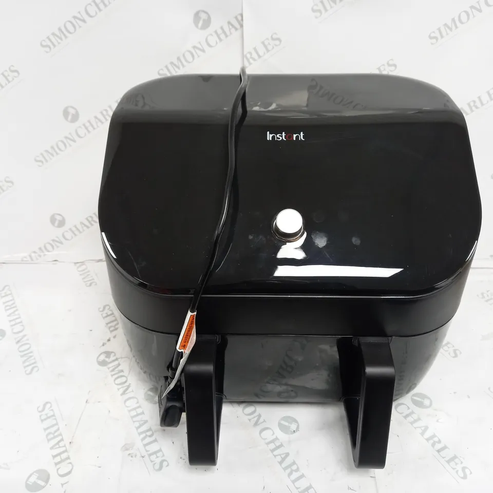 BOXED INSTANT VORTEX PLUS VERSAZONE AIR FRYER 