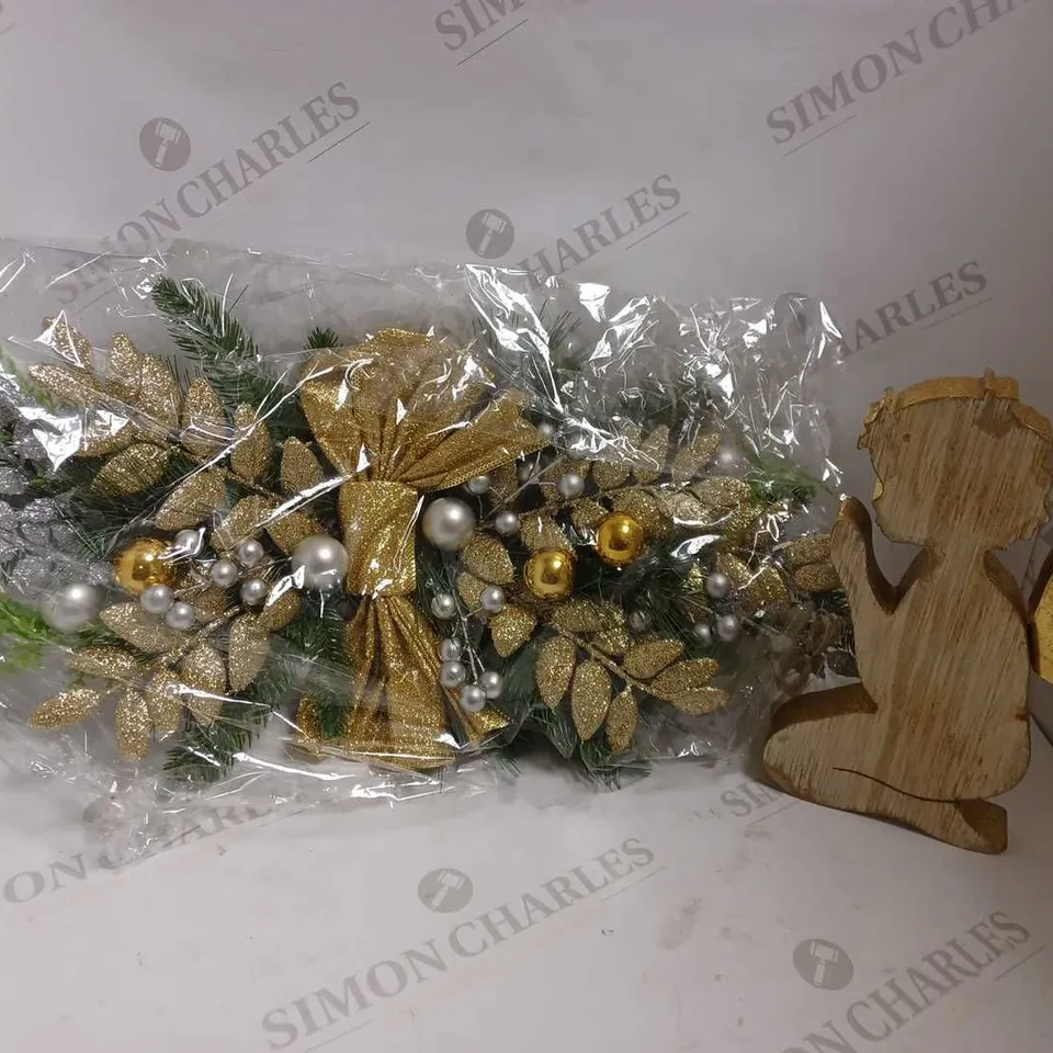 BOX OF APPROX 5 ITEMS TO INCLUDE DOOR WREATHS, GOLD EFFECT ANGEL DECORATION AND BOW WREATHS