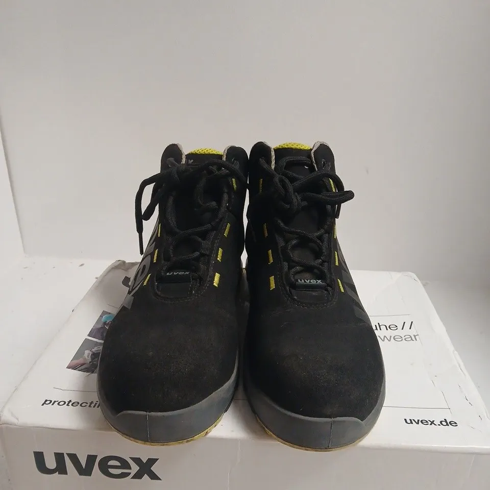 BOXED PAIR OF UVEX 1 S2 SAFETY BOOTS – UK 7
