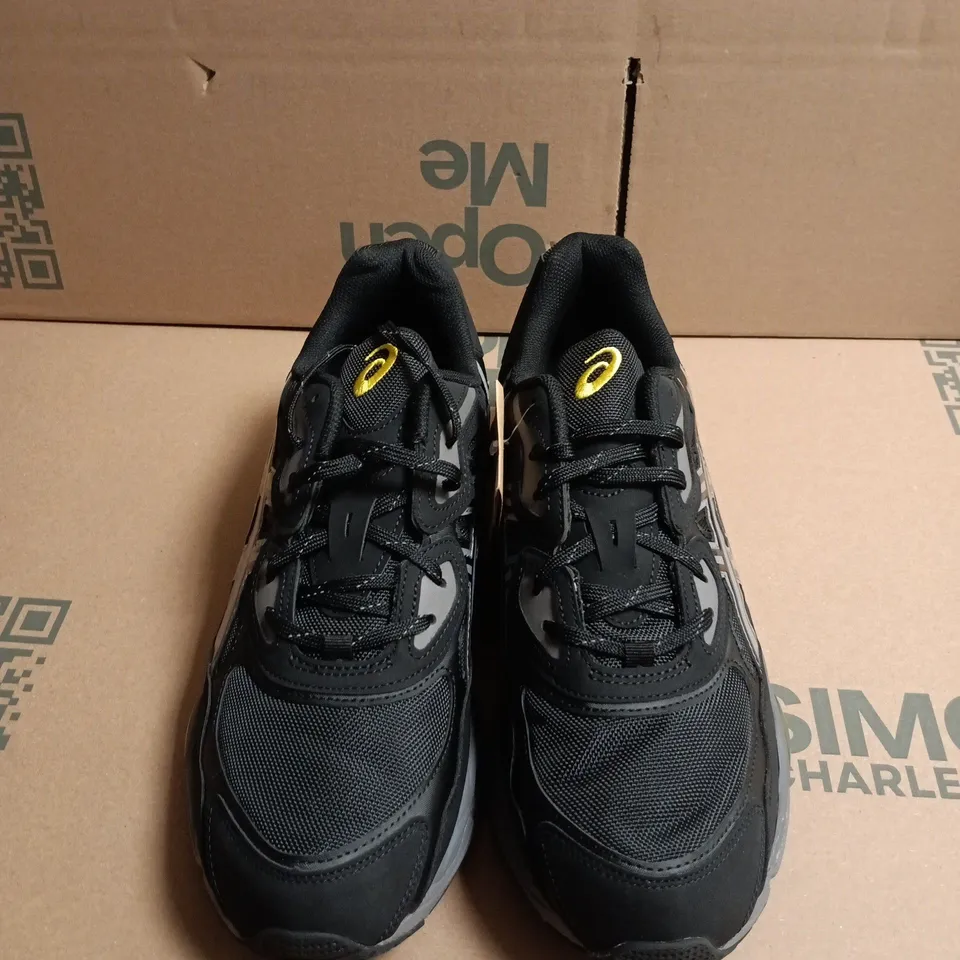 ASICS RUNNING SHOES – BLACK/GREY - UK SIZE 11