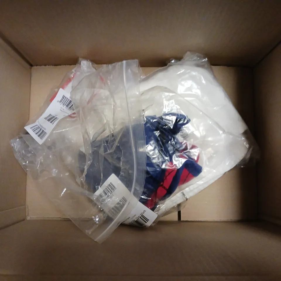 BOX OF APPROXIMATELY 5 ASSORTED ITEMS TO INCLUDE - BESTWAY ROUND POOL COVER , L'OREAL REVIT ALIFT , BEARS IN JUMPERS ETC