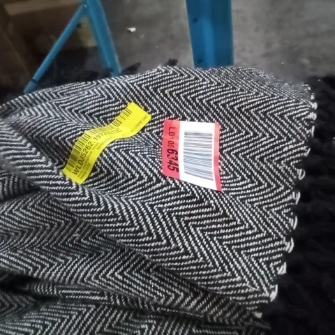 WILEY HERRINGBONE THROW