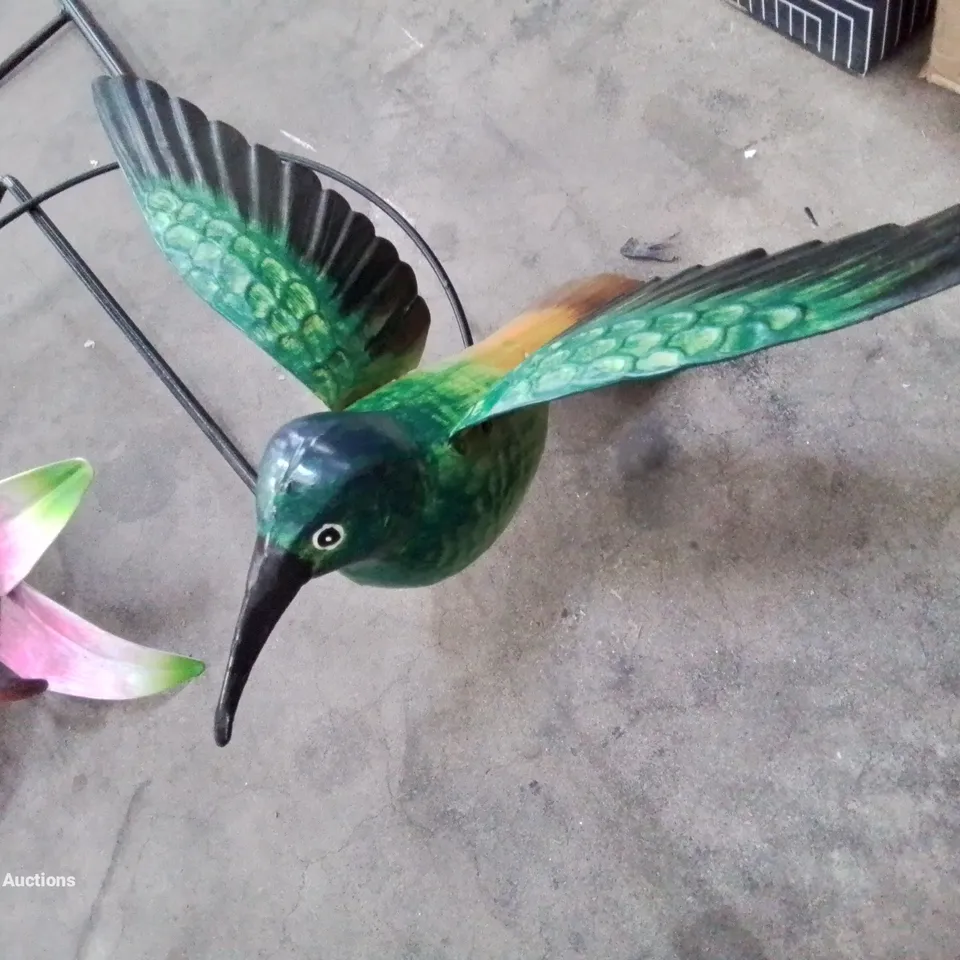 BOXED HOME2GARDEN HUMMINGBIRD WINDSPINNER