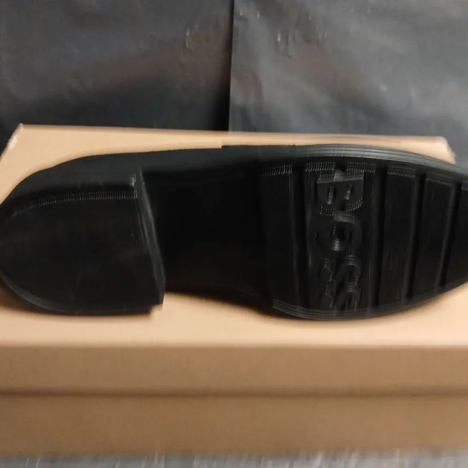 BOXED PAIR OF HUGO BOSS VANITY MOCASSIN-C BLACK LEATHER PENNY LOAFERS - UK SIZE 3