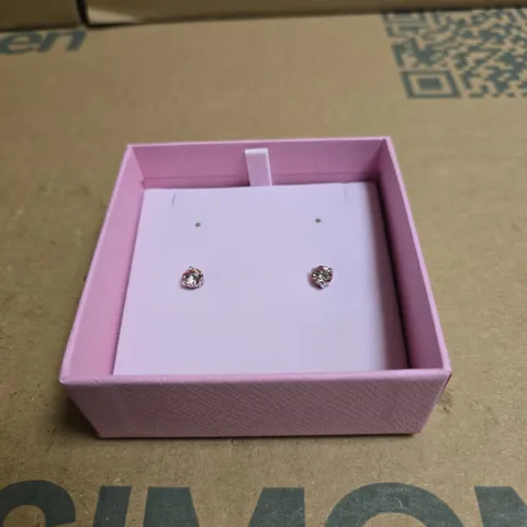 SWARVOSKI CLEAR STONE STUD EARRINGS 