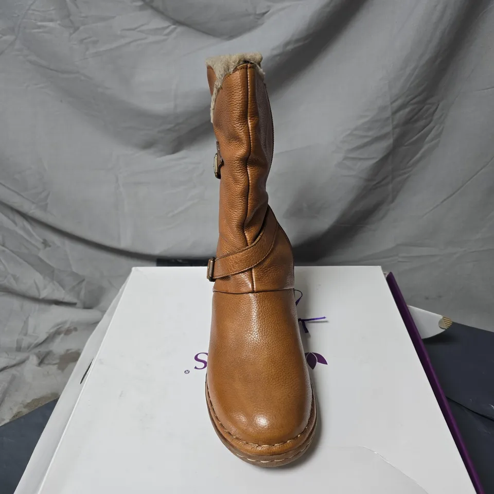 LOTUS SHOES WOMEN’S LEATHER BOOT WITH SHEARLING LINING – TAN SIZE 7